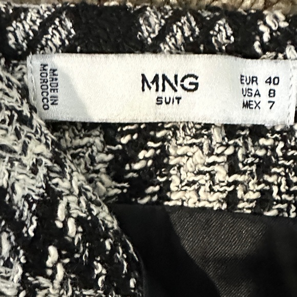 Chic Plaid Mini Skirt in Black and White Lined EUC - Picture 4 of 6